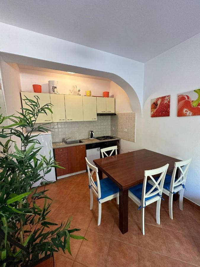 Apartments With A Parking Space Mali Lošinj Zewnętrze zdjęcie