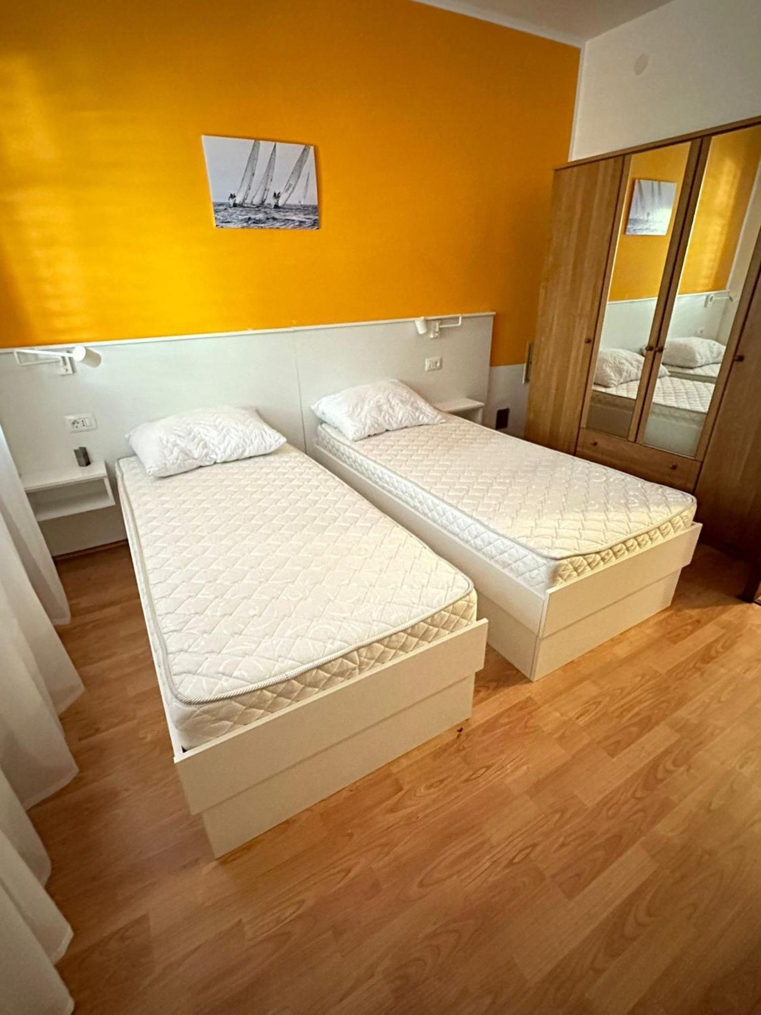 Apartments With A Parking Space Mali Lošinj Pokój zdjęcie